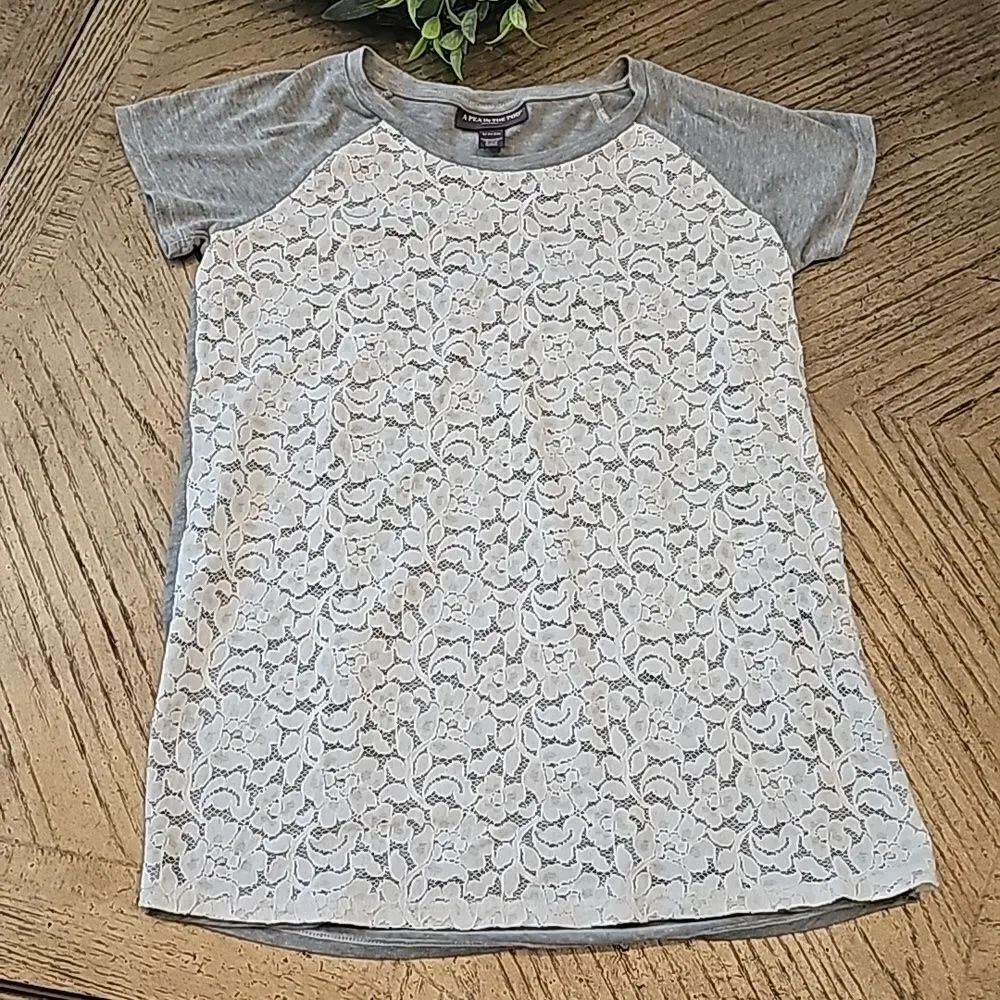 A Pea In The Pod gray and white lace shirt size S